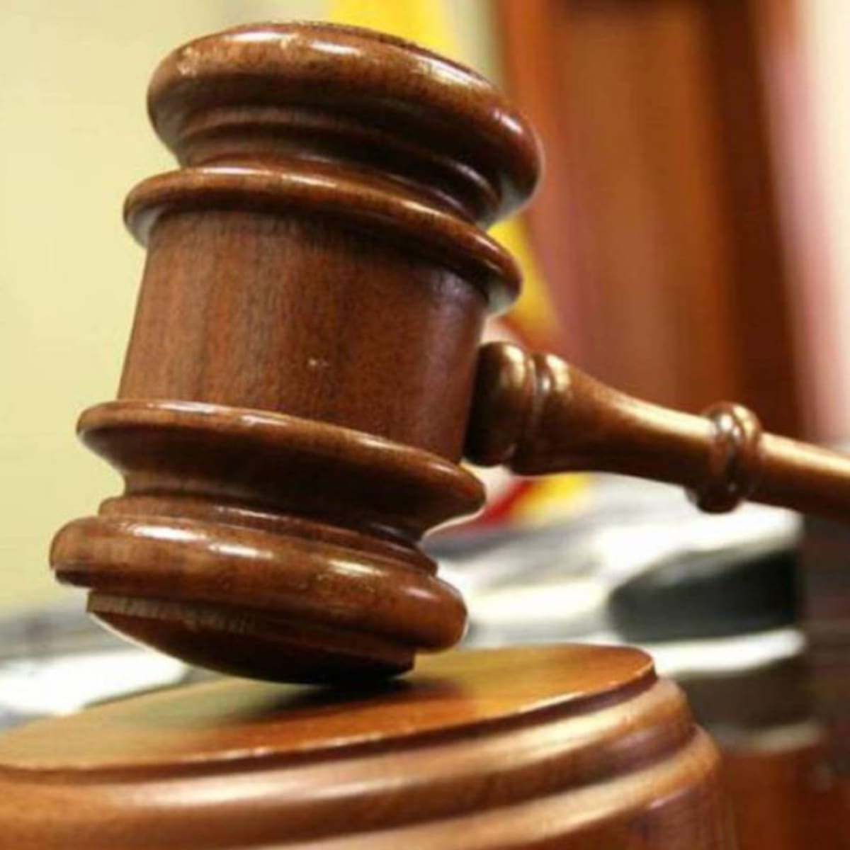 Ordenan arresto y pago de multa contra abogado Gustavo Rugeles