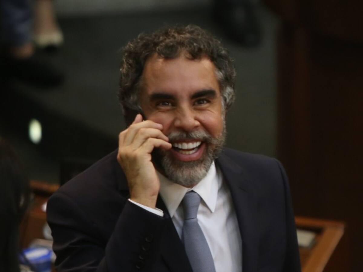 Madero prende el “ventilador” en el caso chuzadas