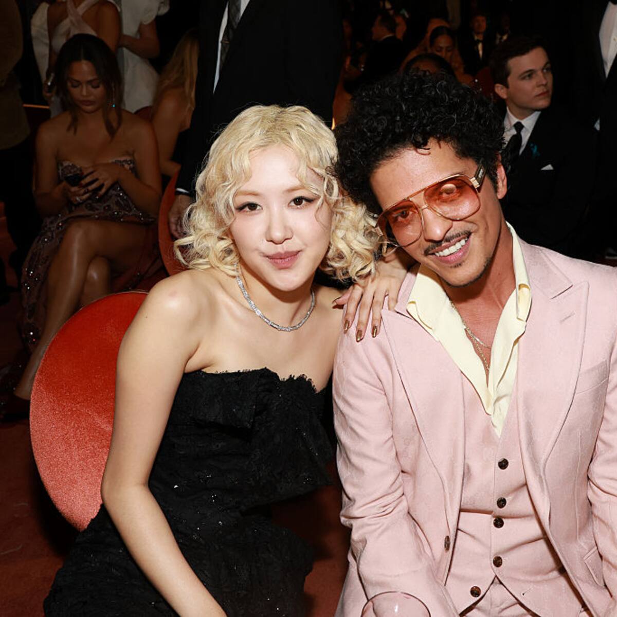 La canción “APT.” de Rosé y Bruno Mars es nombrado el sencillo más vendido a nivel mundial en 2025