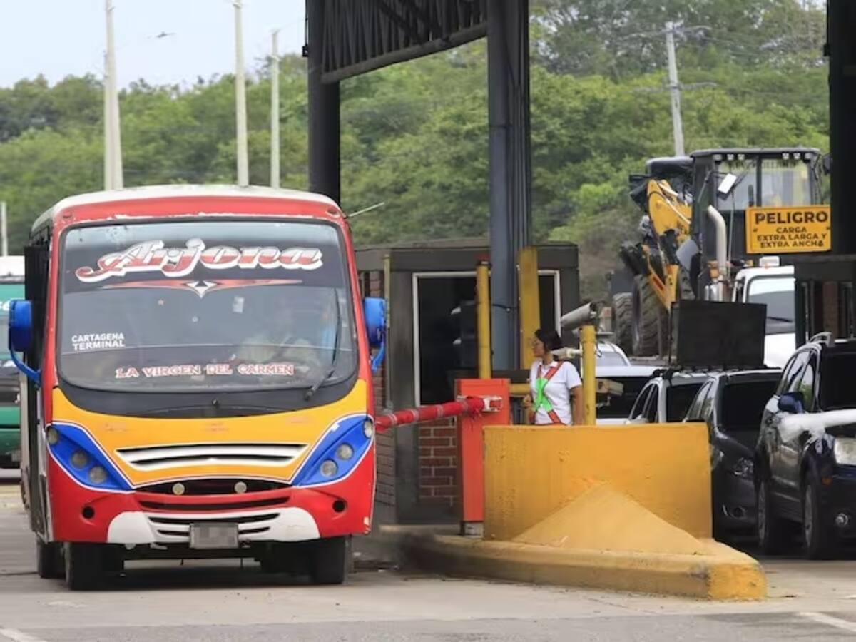 Transportadores intermunicipales evalúan cese de actividades por protestas en vías de Bolívar
