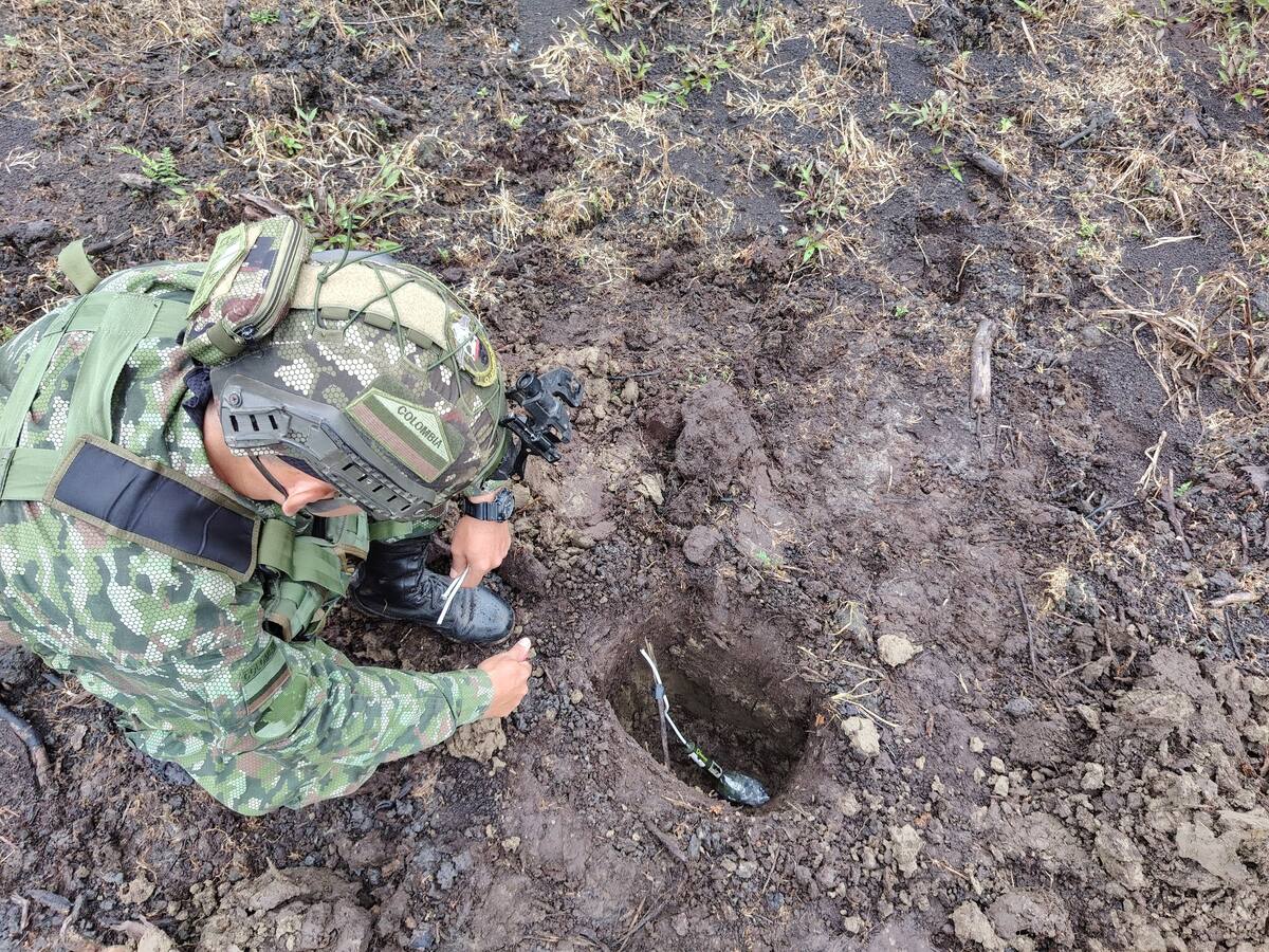 Ejército desactiva explosivo instalado cerca de una escuela en Nariño