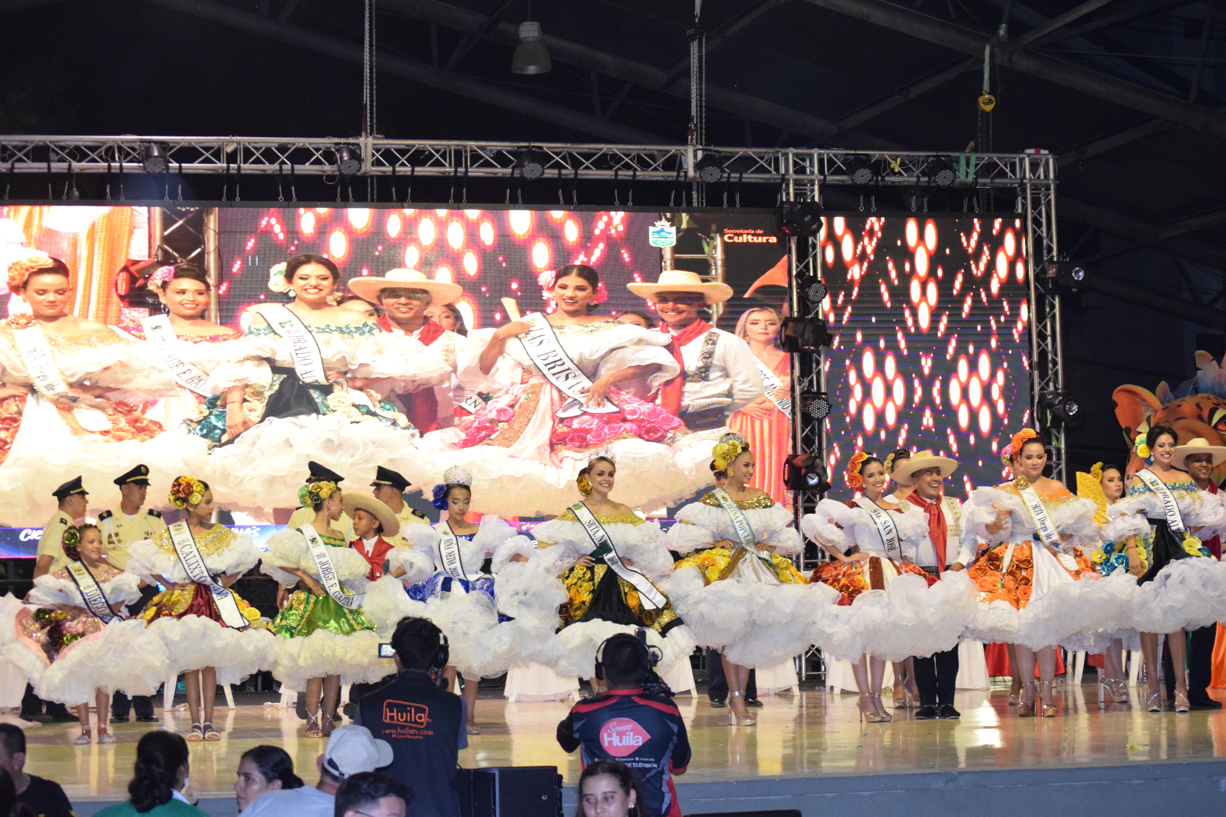 La Vitrina Microempresarial hizo presencia en este cierre de rondas, fue todo un éxito, los diferentes emprendedores de las comunas Cuatro y Siete tuvieron la oportunidad de mostrar y vender sus productos artesanales y gastronómicos.