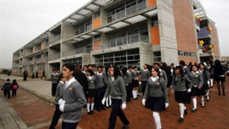 Colegios privados manipulan a padres para no perder contratos con el Distrito: Secretario de Educación