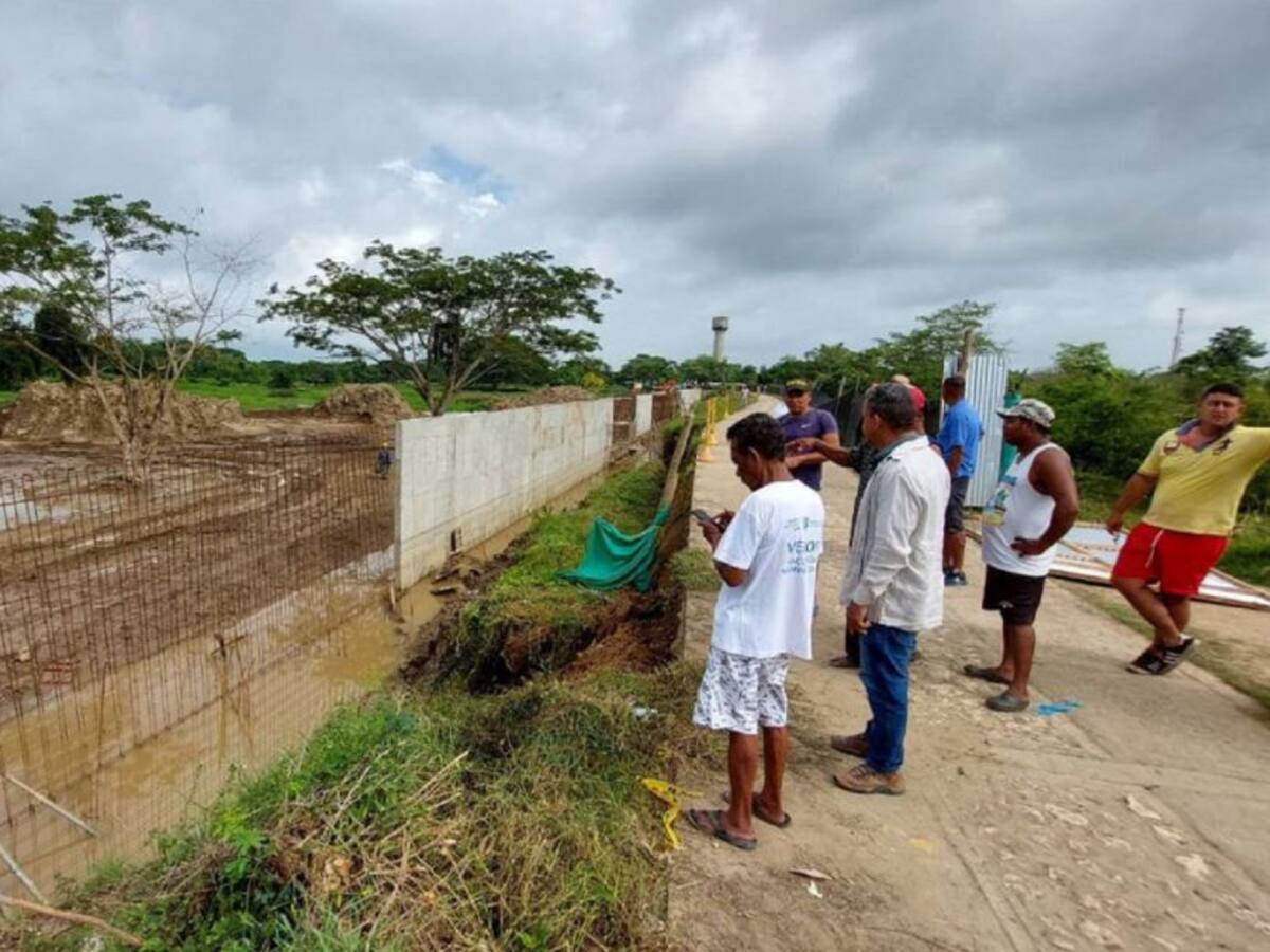 Gobernación solicita agilizar trabajos en muro de contención de Santa Lucía