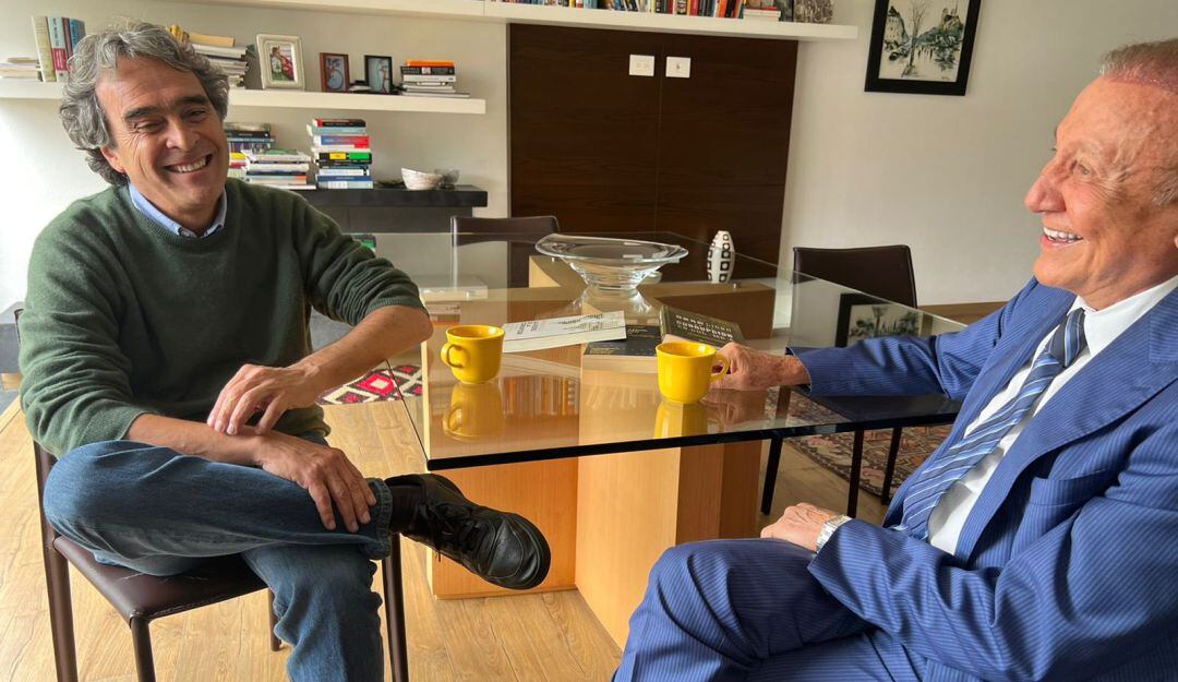 Los candidatos presidenciales se reunieron en Bogotá