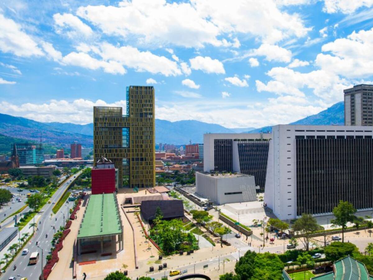 Anuncian toque de queda de 34 horas en Medellín para Navidad y Año Nuevo