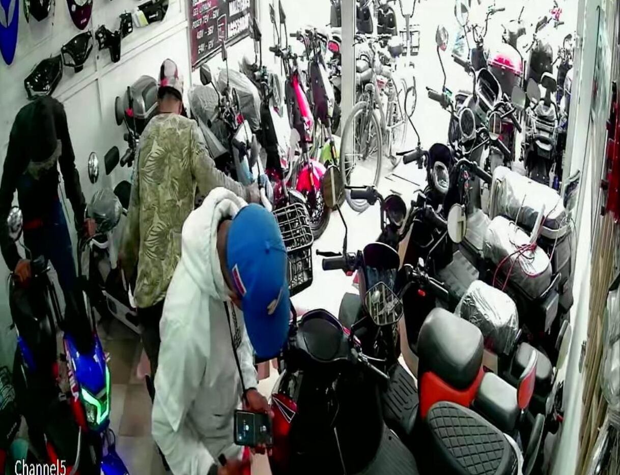 A pesar de tener antecedentes, venezolanos robaban motos eléctricas en Kennedy