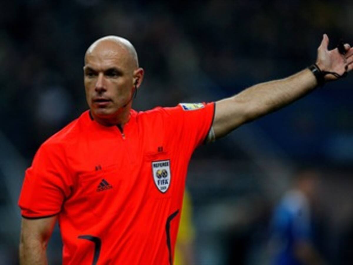 Ex policía inglés Howard Webb arbitrará la final Holanda-España