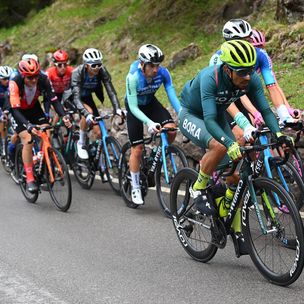 Daniel Felipe Martínez defendió su segundo puesto en la etapa 17 del Giro de Italia