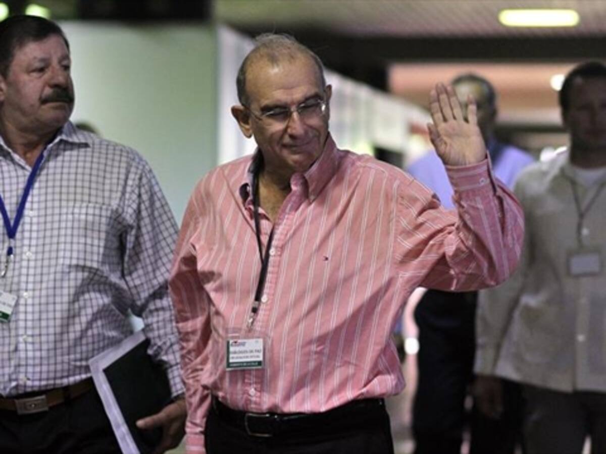 De La Calle destaca presencia de militares activos en diálogos de La Habana