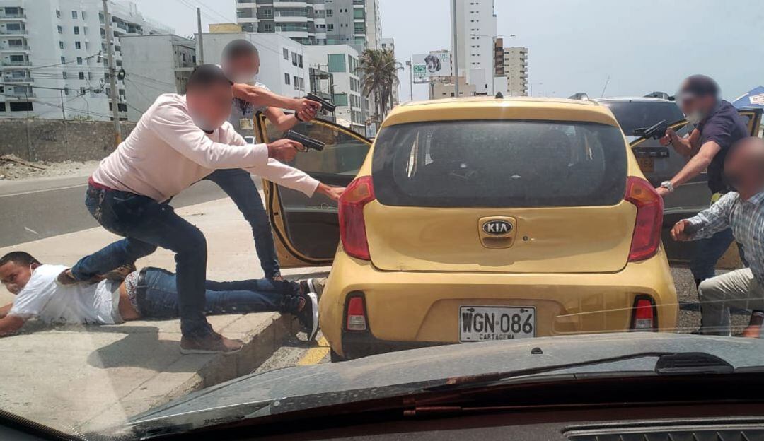 Policías de la Sijín desplegaron un operativo en plena avenida Santander para poder capturar a alias ‘Alí Barriga’