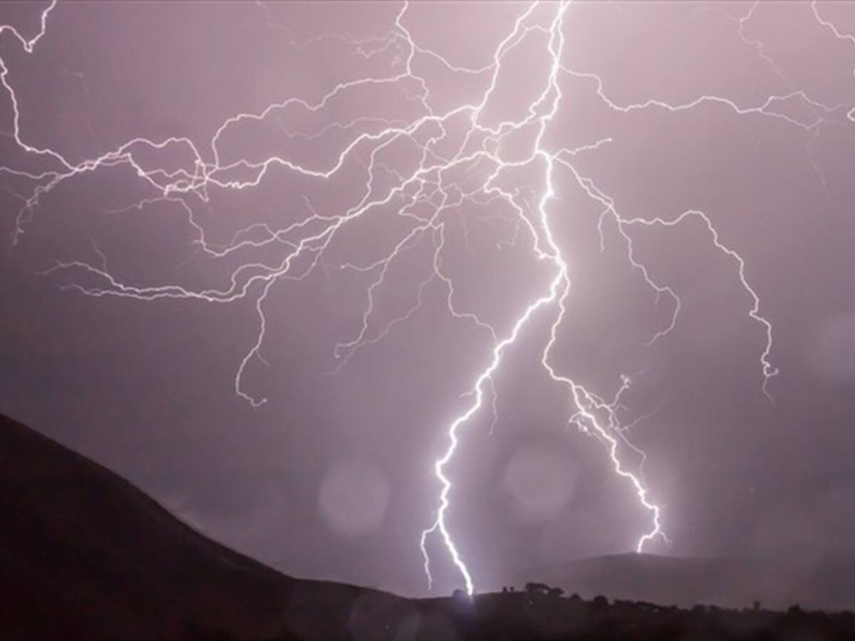 Permanecen en observación 13 soldados tras caída de rayo en Popayán