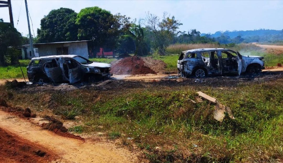 Vehículos incendiados en Guaviare