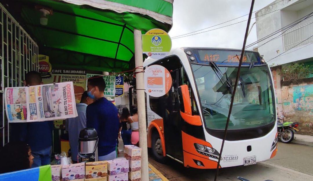 El desvío se debe al cierre de la vía principal de este barrio por trabajos de Aguas de Cartagena