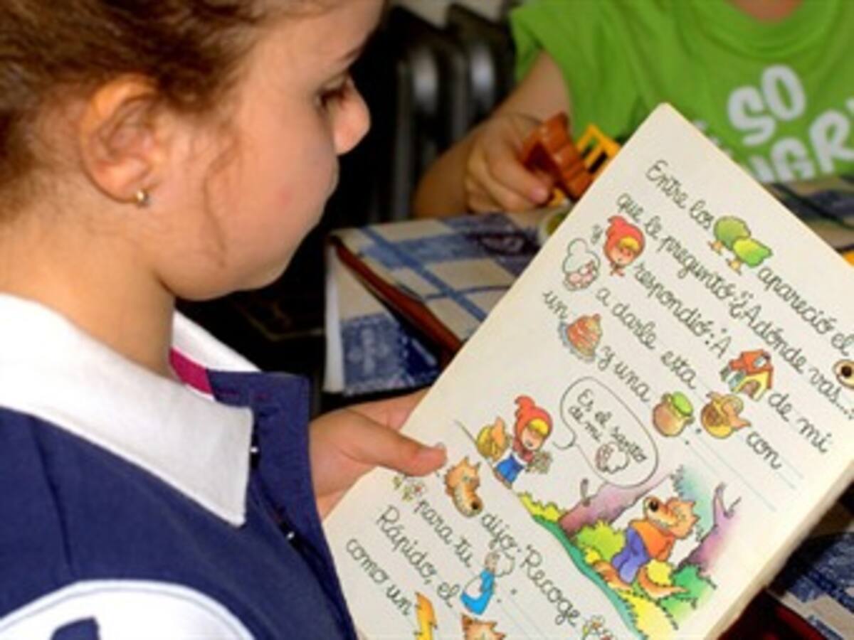 Los colombianos se meten al cuento de regalar un libro