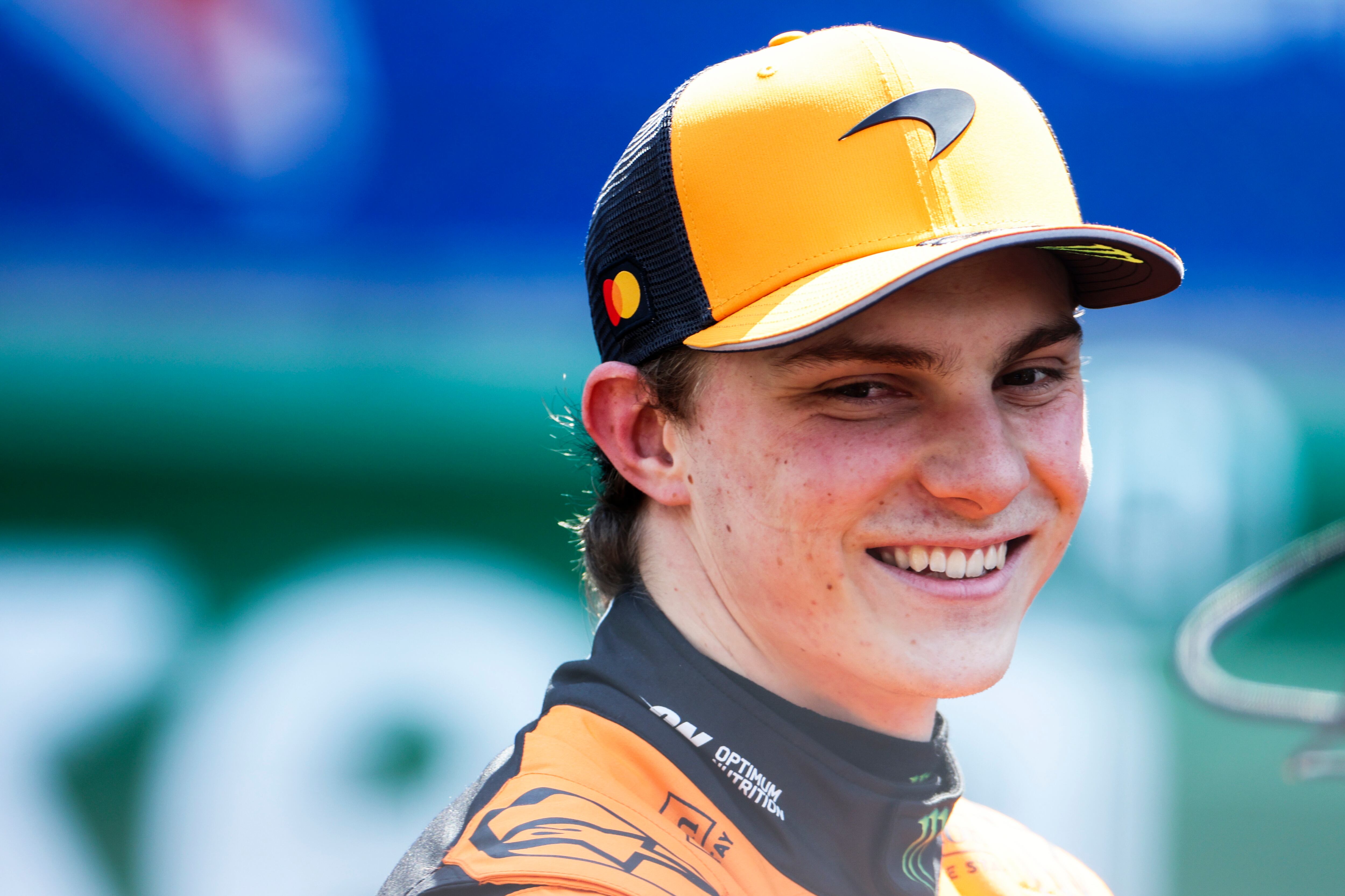 SHANGHAI (China), 22/03/2025.- McLaren driver Oscar Piastri of Australia reacts after the Sprint race prior to the Formula One Chinese Grand Prix, at the Shanghai International Circuit in Shanghai, China, 22 March 2025. The 2025 Formula 1 Chinese Grand Prix is held on 23 March. (Fórmula Uno) EFE/EPA/WU HAO