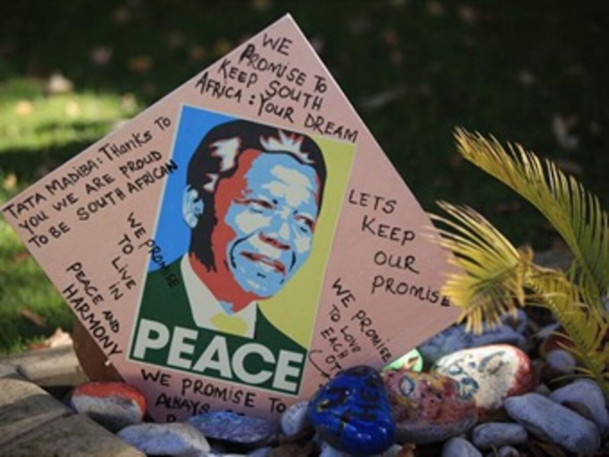 Nelson Mandela sigue grave pero estable, segun Presidencia de Sudáfrica
