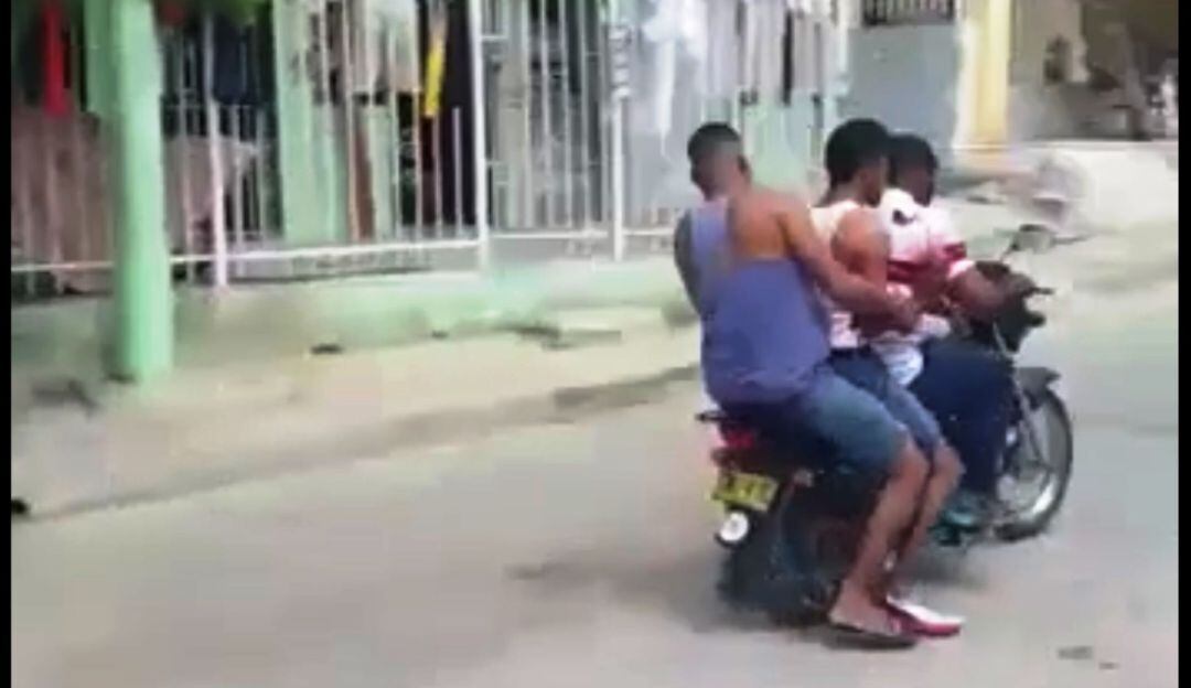 El presunto homicida lo esperaba que saliera de una peliquería para dispararle