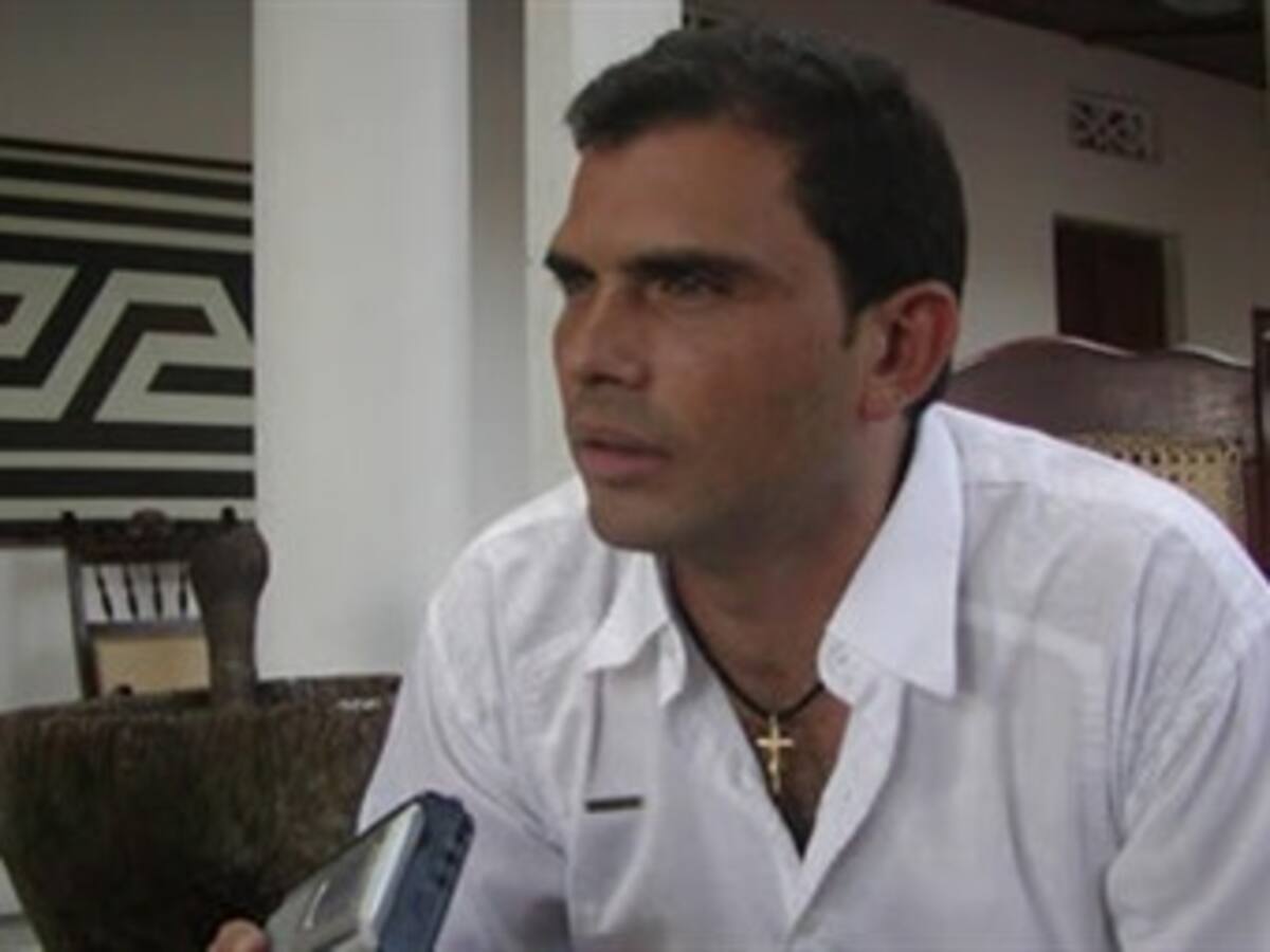 La Fiscalía pide condenar al ex senador Álvaro Araújo por presuntos vínculos con las AUC