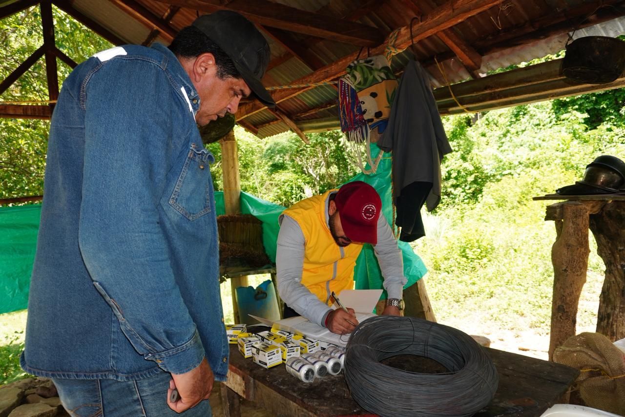 1.800 personas beneficiadas en Bolívar con materiales de placa huella de la Unidad para las Víctimas