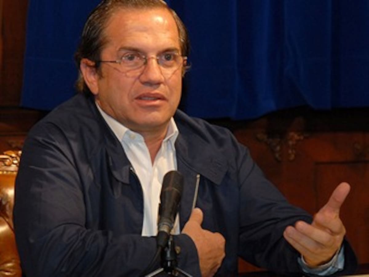 Ecuador reitera necesidad de más control colombiano en la frontera común