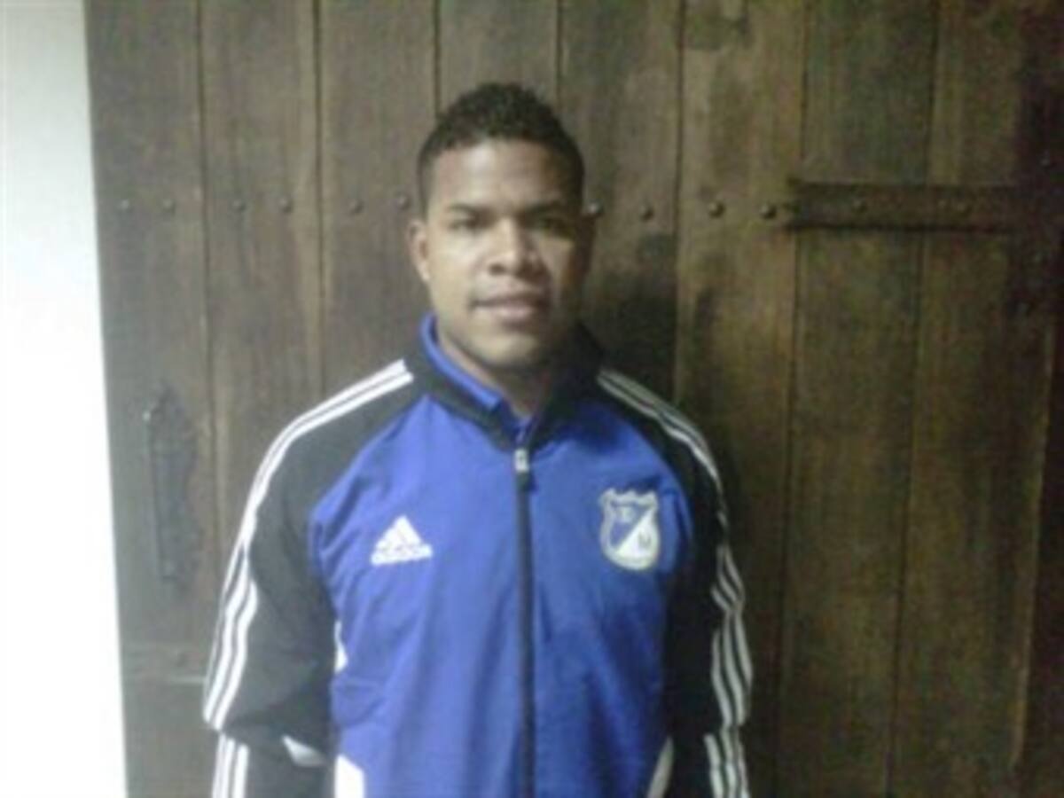 Román Torres sufrió esguince de rodilla y no podrá estar ni ante Junior ni contra Tigre, en Argentina