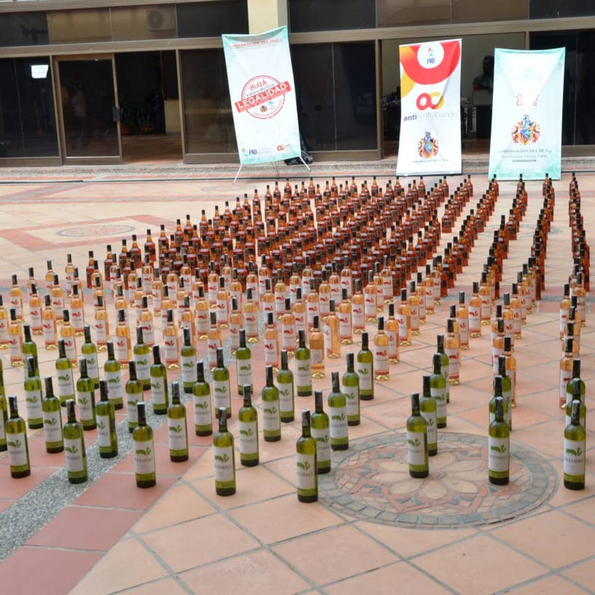 Incautan licor de contrabando proveniente del Ecuador en el sur del Huila