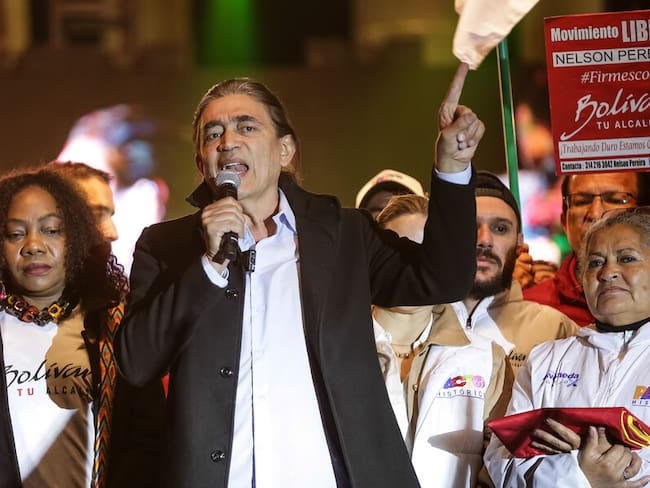Gustavo Bolívar puso a “consideración” de Petro su cargo tras el consejo de ministros