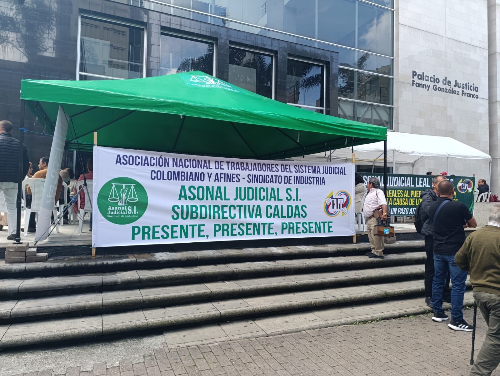 Protesta Palacio de Justicia de Manizales