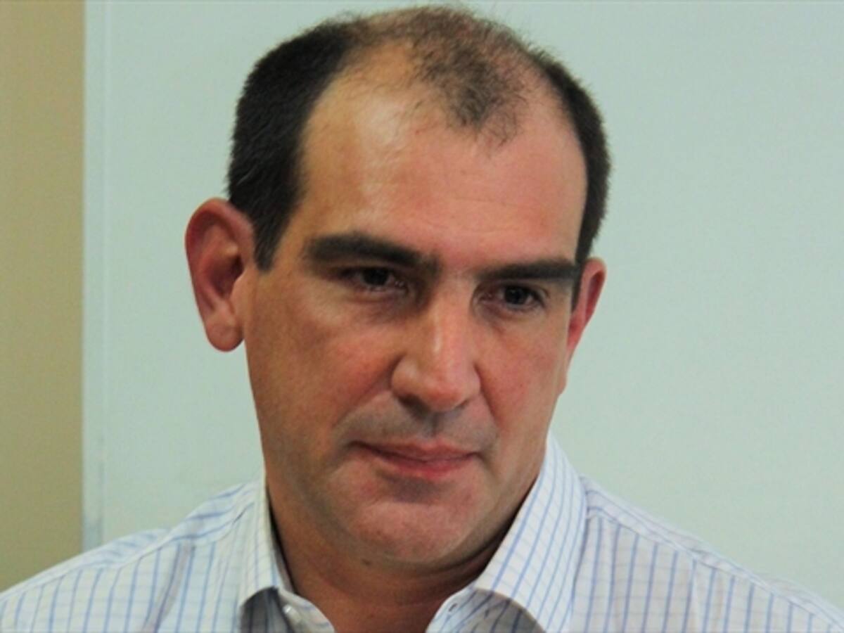 Asociar democracia con poderosos es lo que genera desconfianza: Eastman