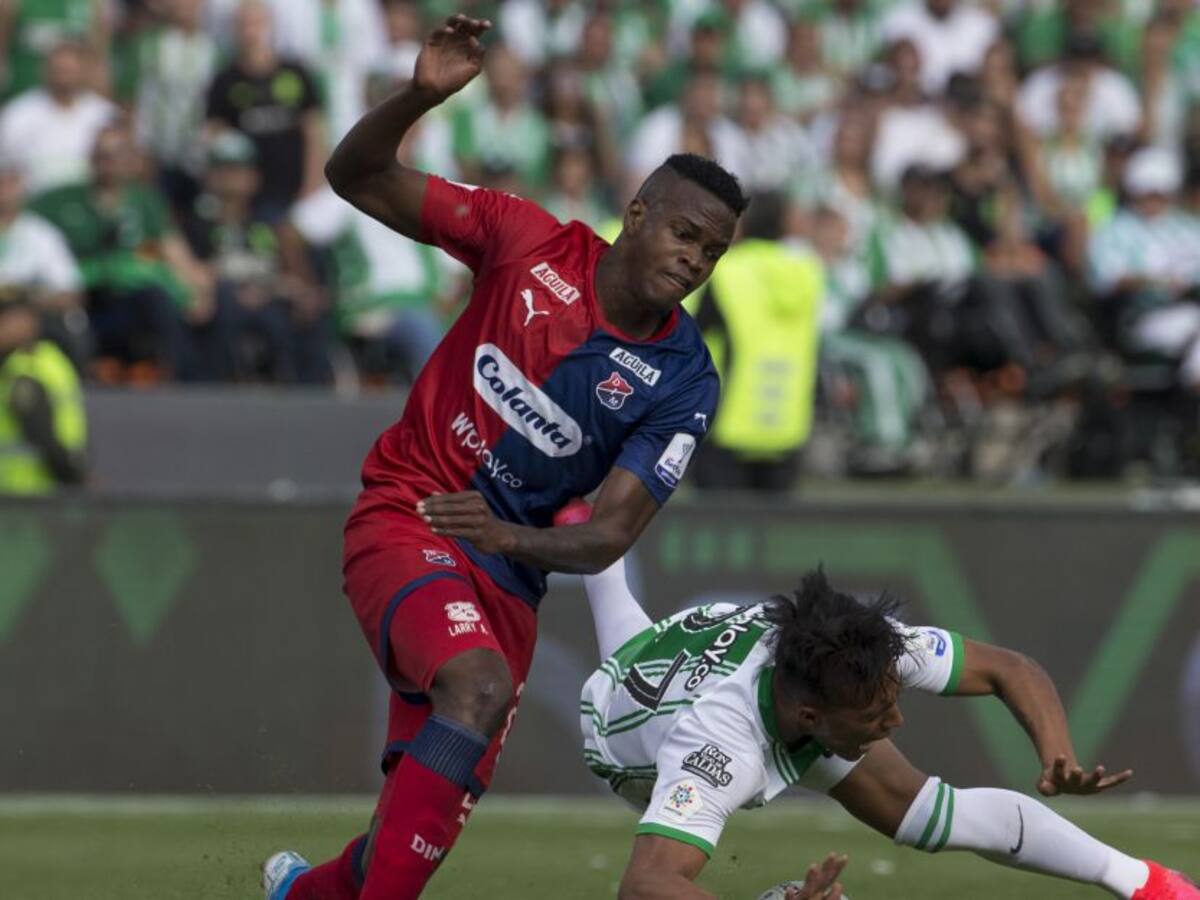 Dura sanción a Larry Angulo tras expulsión en el clásico ante Nacional