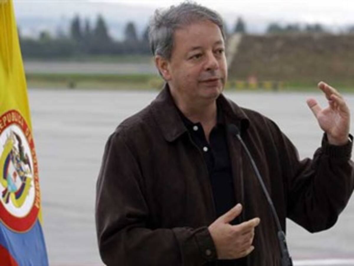 Mindefensa: es “mezquino” negarle seguridad a ex presidentes y ex vicepresidentes