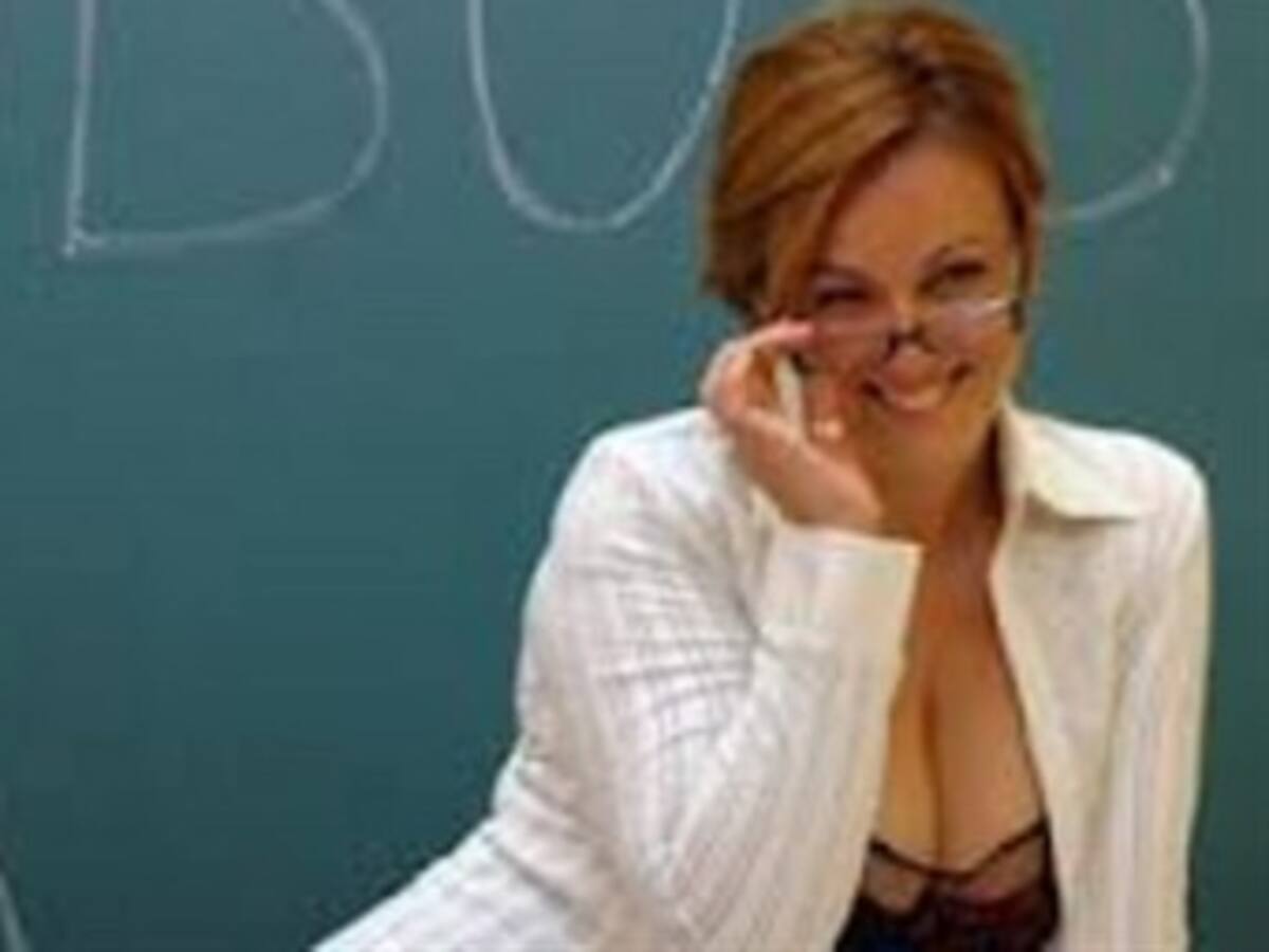 Causa revuelo calendario de madres desnudas en España