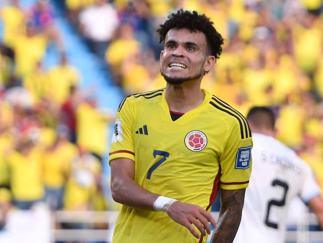 BARRANQUILLA, COLOMBIA - OCTOBER 12: Luis Diaz of Colombia reacts during a FIFA World Cup 2026 Qualifier match between Colombia and Uruguay at Roberto Melendez Metropolitan Stadium on October 12, 2023 in Barranquilla, Colombia. (Photo by Gabriel Aponte/Getty Images)
