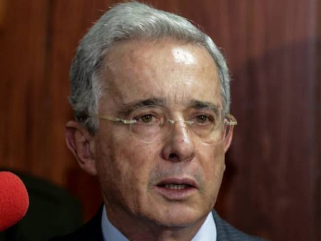 Álvaro Uribe se declara impedido para votar la elección del Contralor
