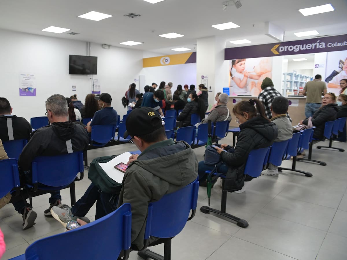 Droguerías Colsubsidio negó que tenga medicamentos represados en bodegas