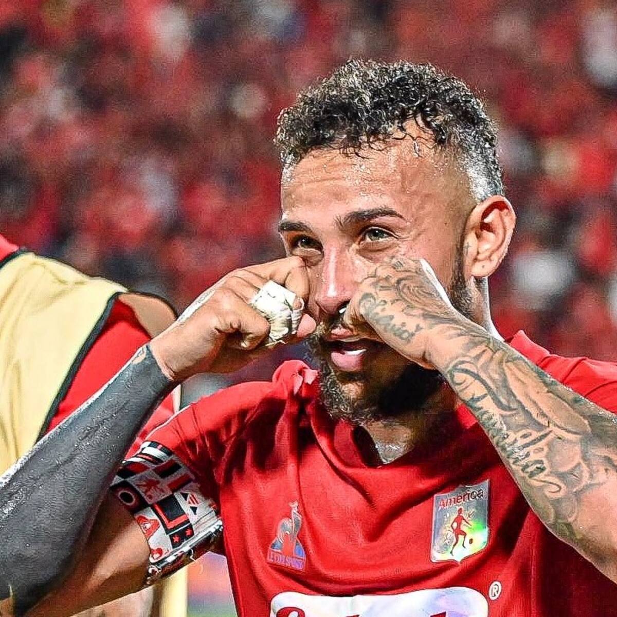 Duván Vergara, de frente contra hinchas del América que lo criticaron por ser aficionado de Junior