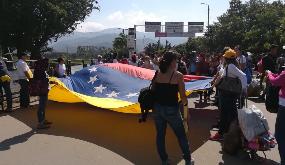 Venezolanos en frontera colombiana
