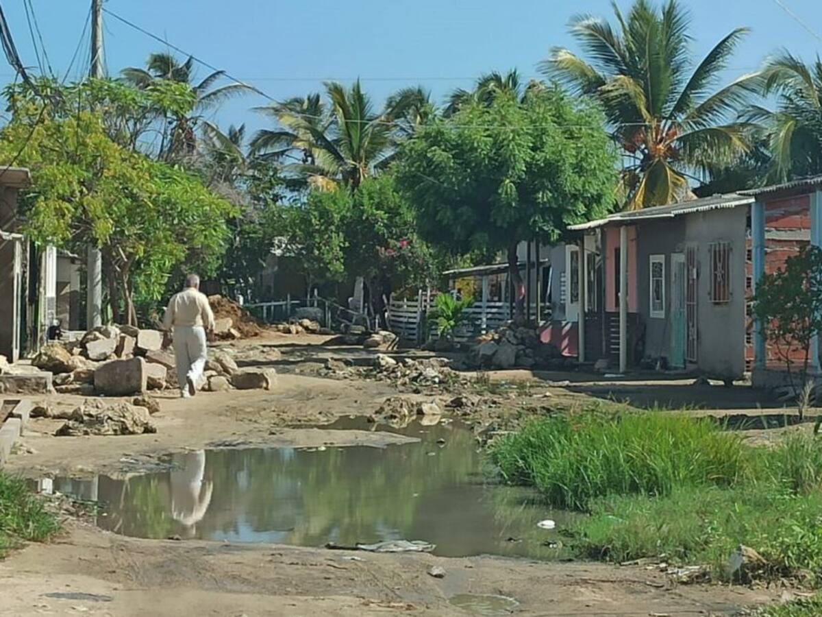 En La Cangrejera piden intervención por afectaciones del arroyo León
