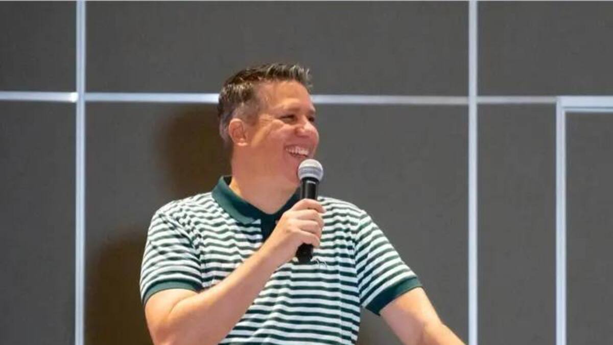 En Cartagena pastor Arrázola arremetió contra presidente Petro y lo llamó “Hitler”