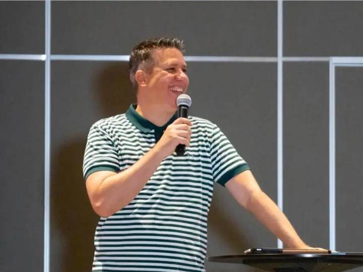 En Cartagena pastor Arrázola arremetió contra presidente Petro y lo llamó “Hitler”