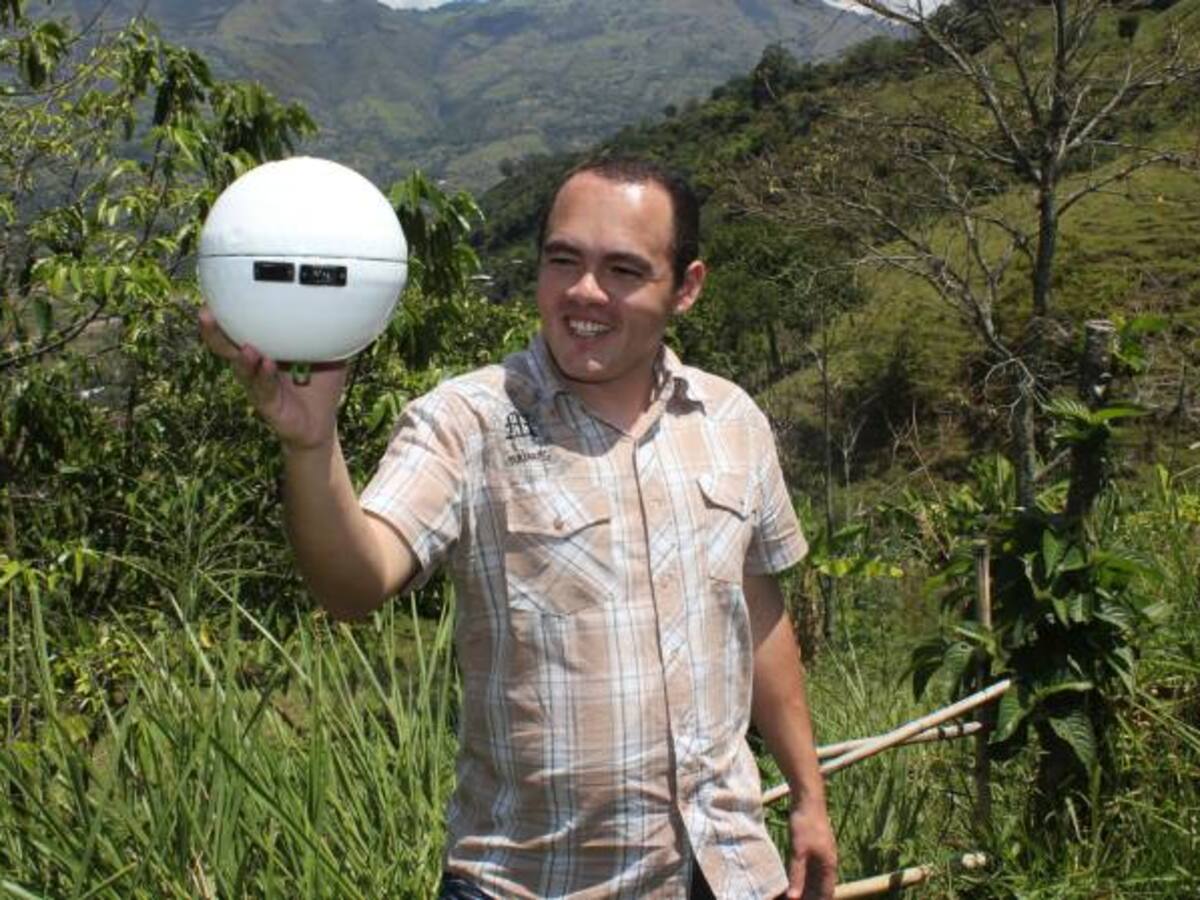 Colombiano transforma el aire en agua