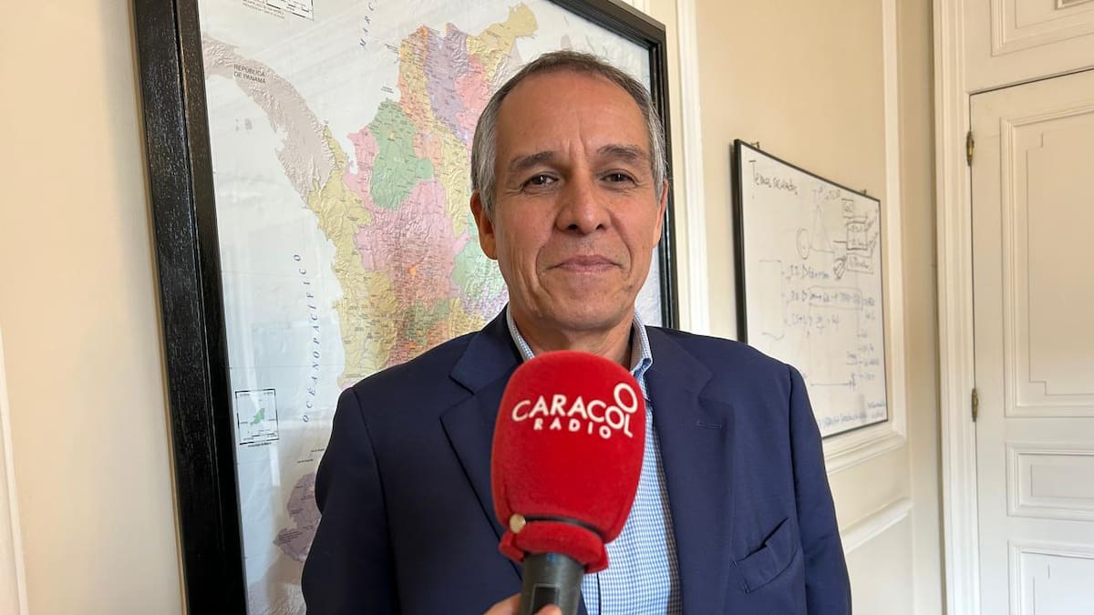 La paz con el Clan del Golfo no se firmará en papel, acuerdos se entregarán a comunidades: Jiménez