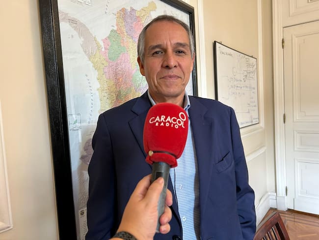 La paz con el Clan del Golfo no se firmará en papel, acuerdos se entregarán a comunidades: Jiménez