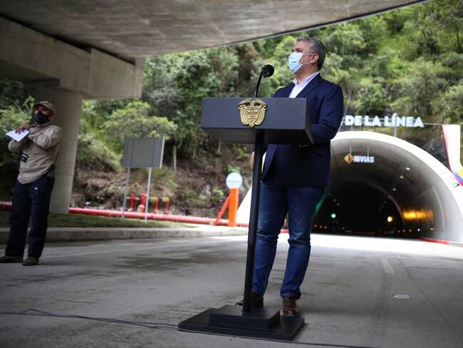 Ordenan retirar placa del presidente Iván Duque del Tunel de la Línea