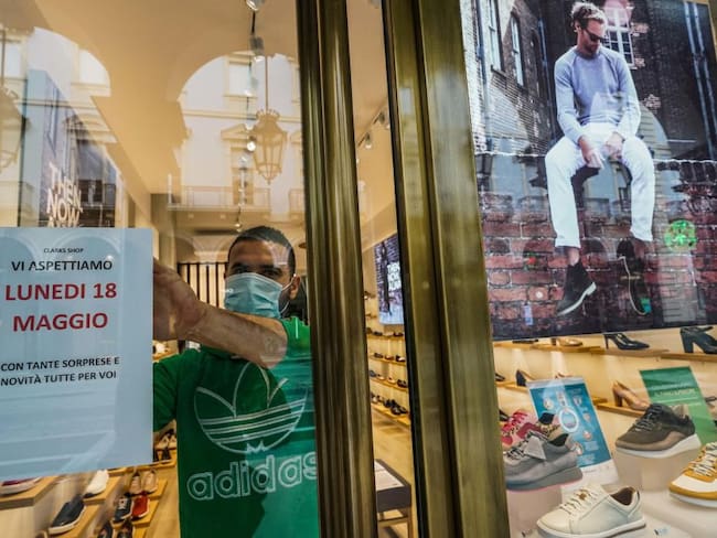 El 70 % de los pequeños comercios de Italia reabren a pesar del coronavirus
