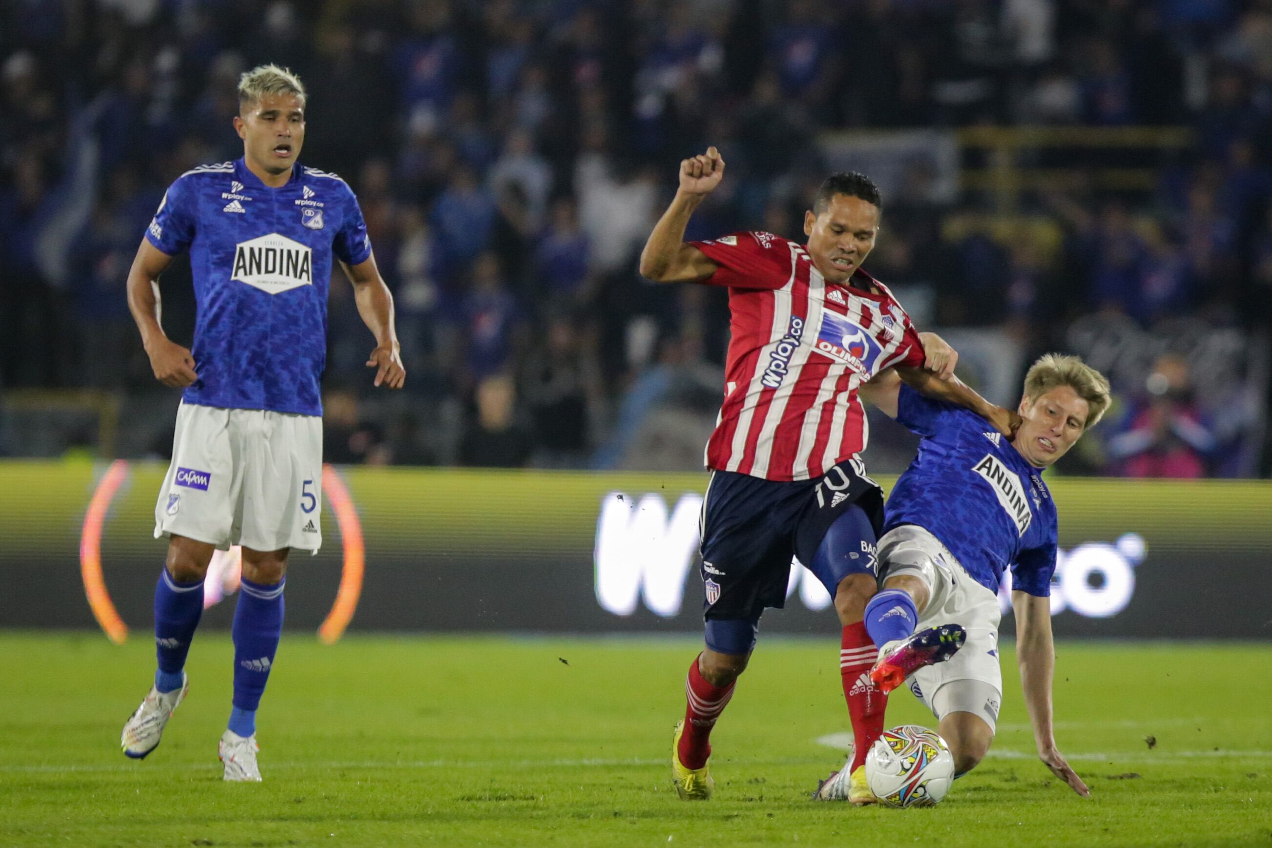 Duelo de Liga entre Millonarios y Junior de Barranquilla.  (Colprensa-Mariano Vimos)