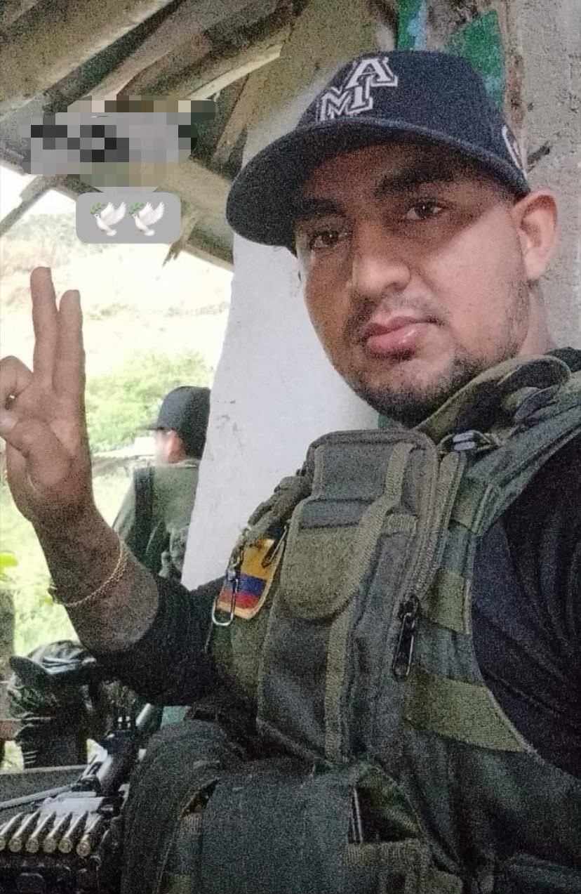 Alis "Tino" escolta de alias Primo Gay cabecilla dle frente 5 de las disidencias. Foto cortesía para Caracol Radio