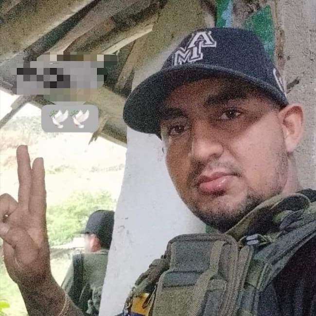 Alis "Tino" escolta de alias Primo Gay cabecilla dle frente 5 de las disidencias. Foto cortesía para Caracol Radio