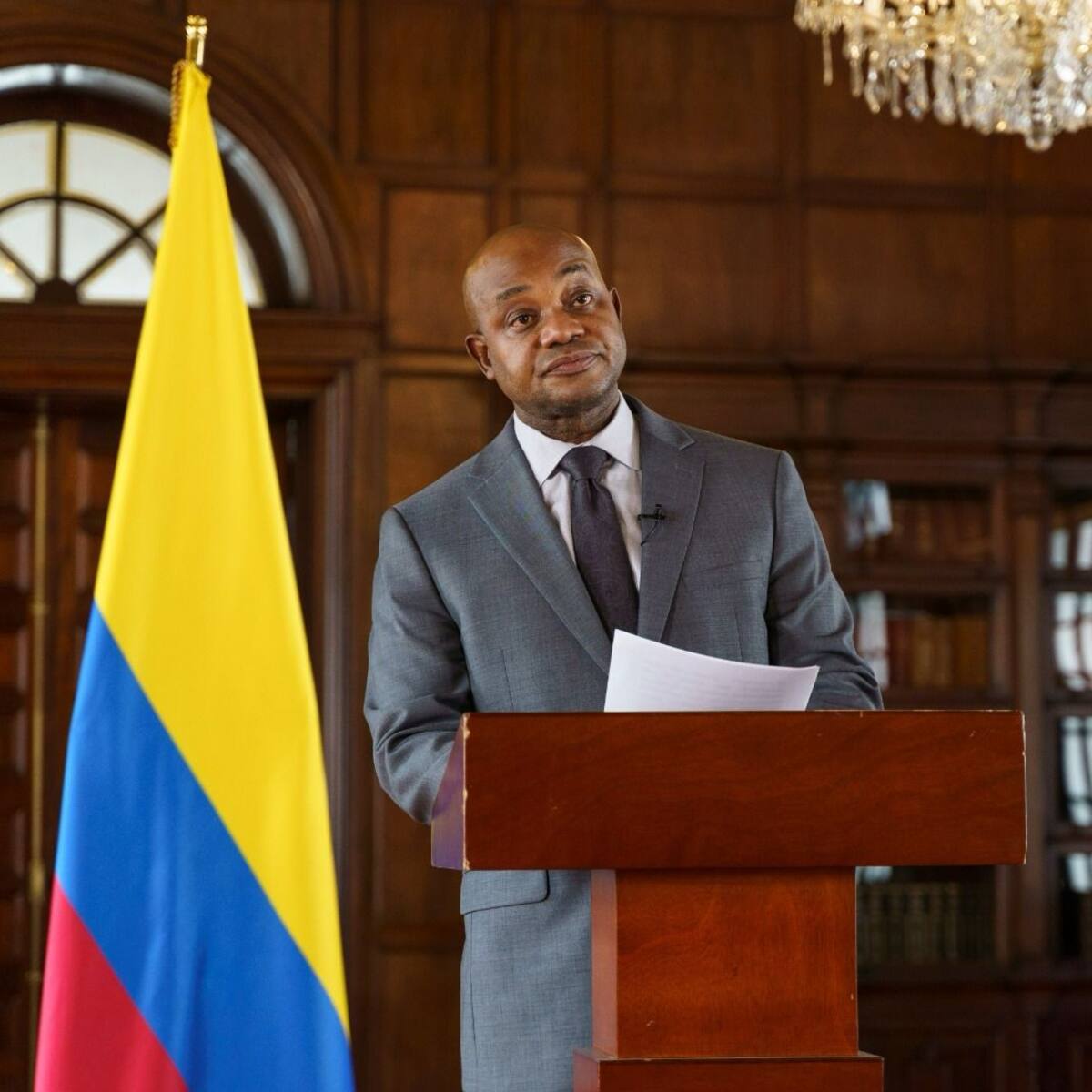 El gobierno no está dilatando el proceso: Murillo sobre pasaportes